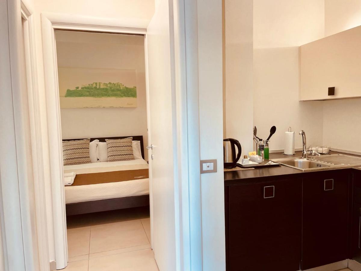 Residence Del Lago Desenzano del Garda Bagian luar foto