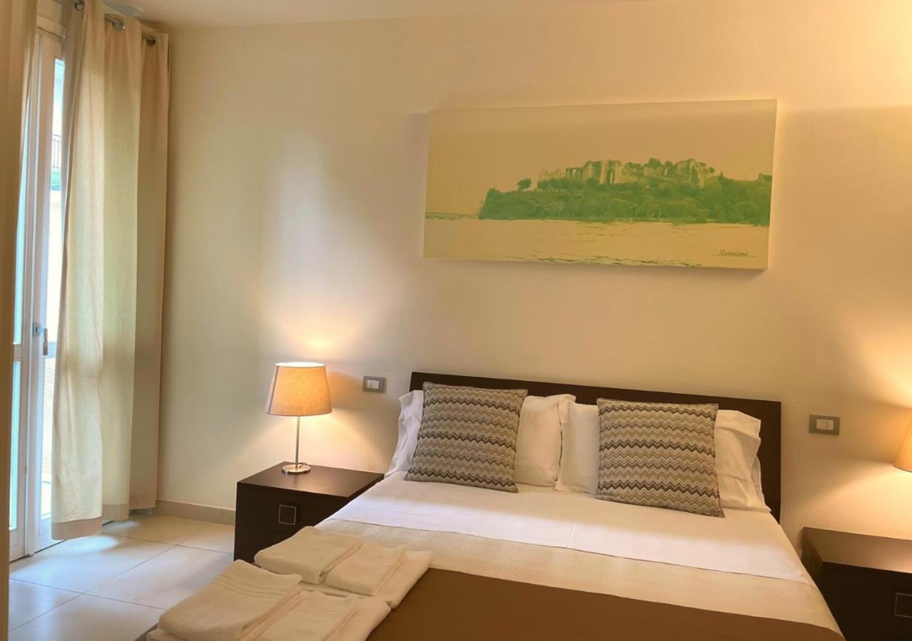Residence Del Lago Desenzano del Garda Bagian luar foto