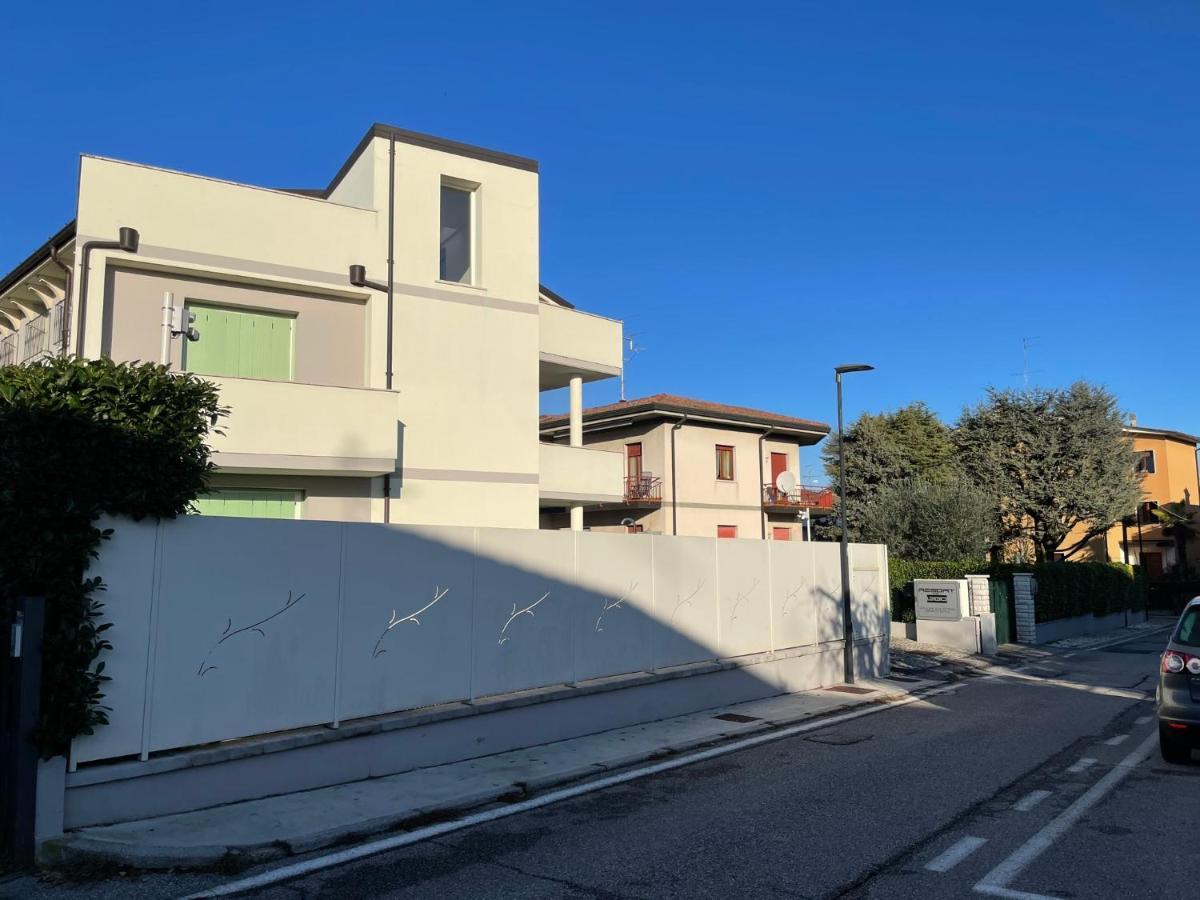 Residence Del Lago Desenzano del Garda Bagian luar foto