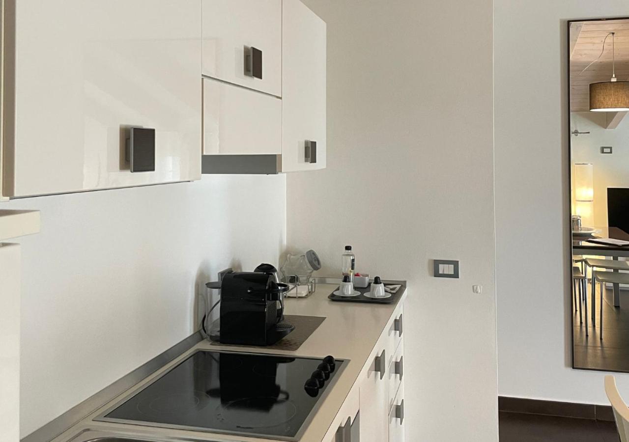 Residence Del Lago Desenzano del Garda Bagian luar foto
