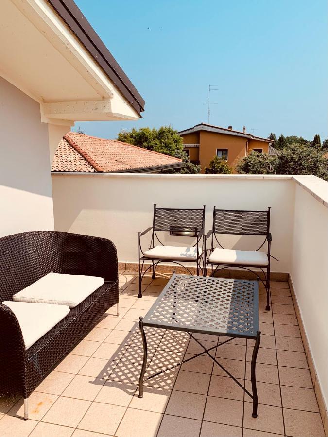 Residence Del Lago Desenzano del Garda Bagian luar foto